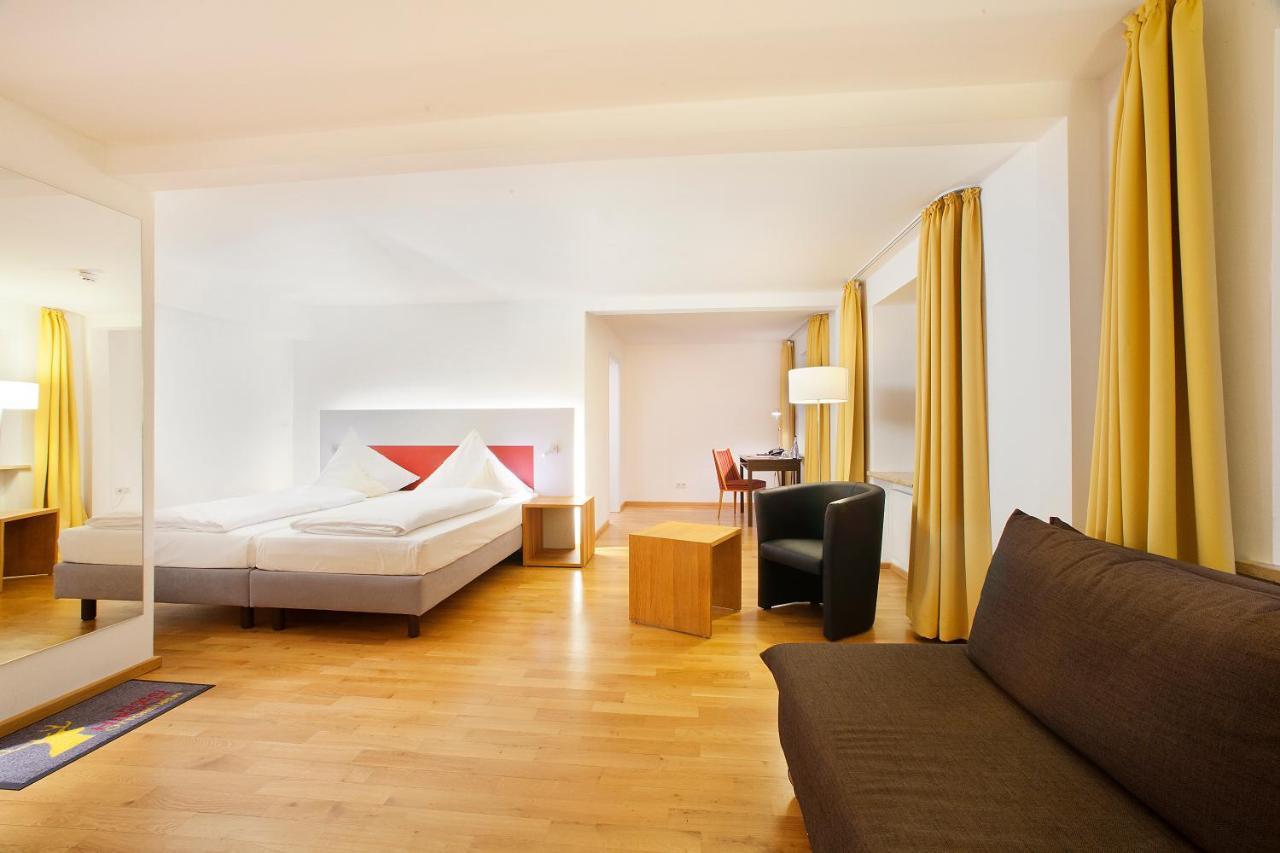 אוטובוירן Akzent Brauerei Hotel Hirsch מראה חיצוני תמונה
