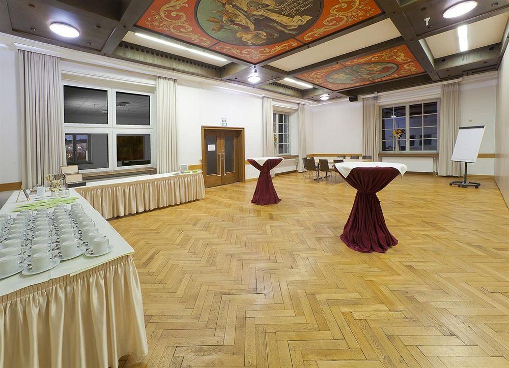 אוטובוירן Akzent Brauerei Hotel Hirsch מראה חיצוני תמונה