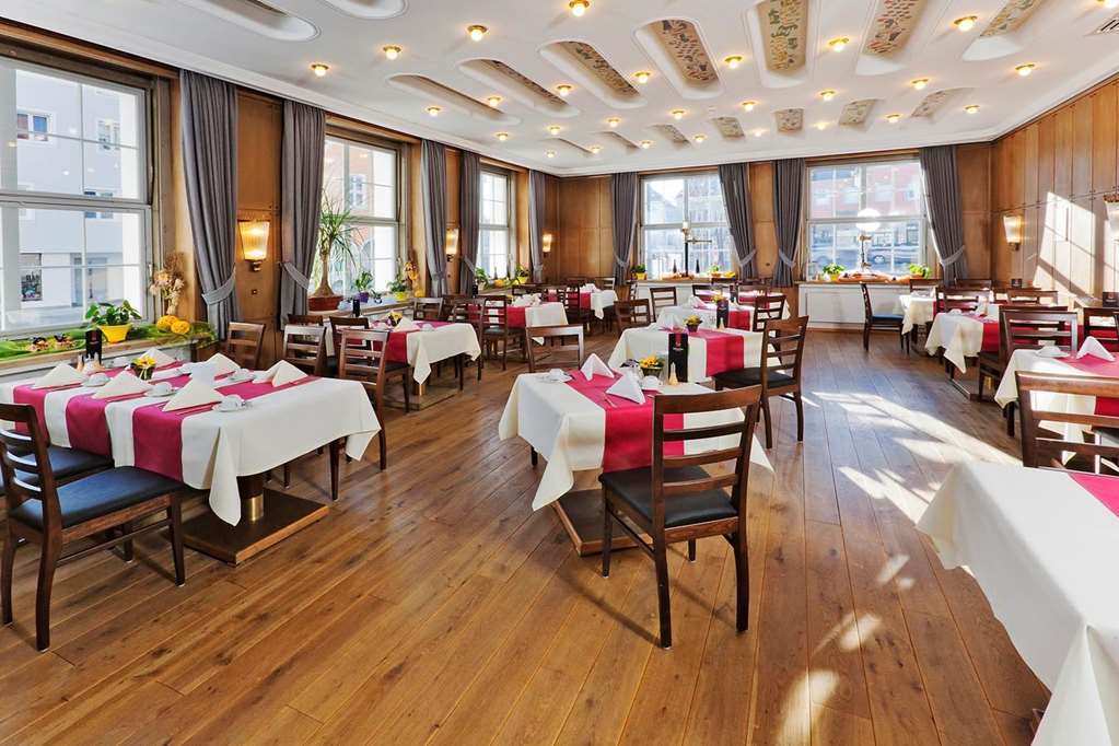 אוטובוירן Akzent Brauerei Hotel Hirsch מסעדה תמונה