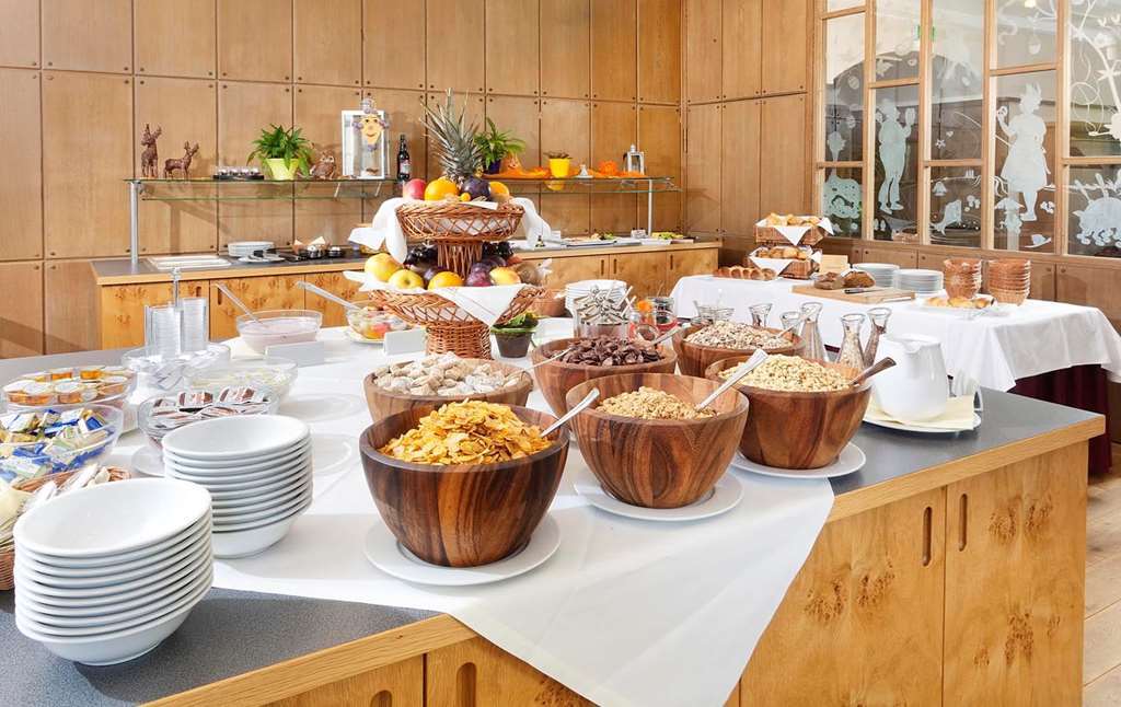 אוטובוירן Akzent Brauerei Hotel Hirsch מסעדה תמונה