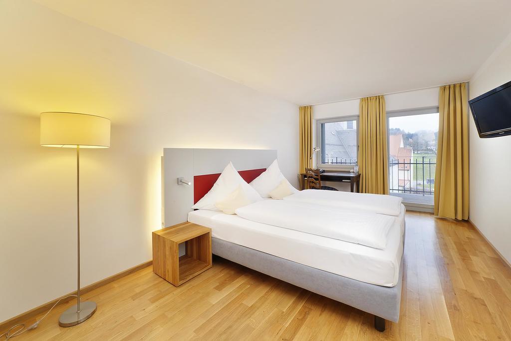 אוטובוירן Akzent Brauerei Hotel Hirsch מראה חיצוני תמונה