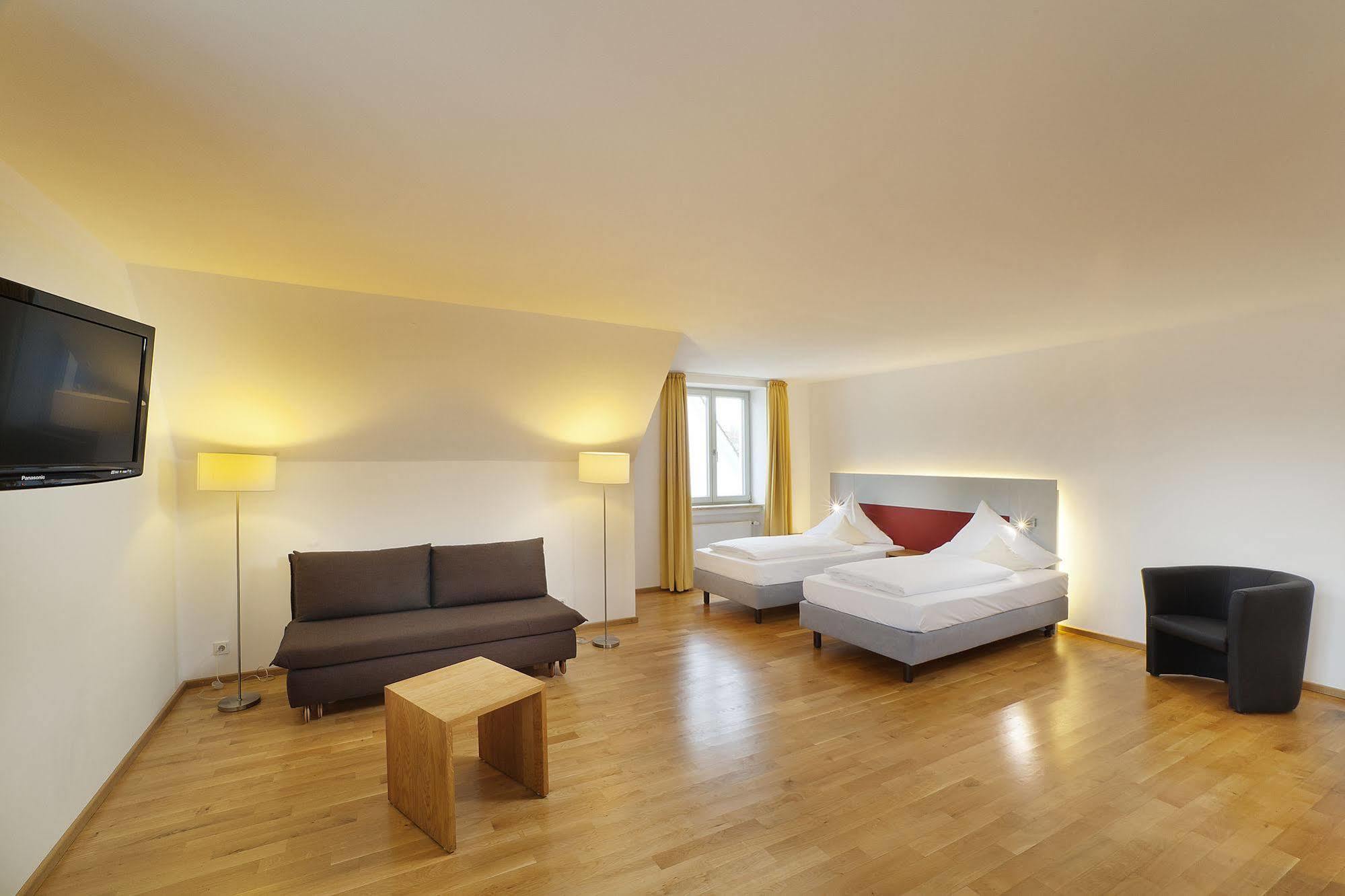 אוטובוירן Akzent Brauerei Hotel Hirsch מראה חיצוני תמונה