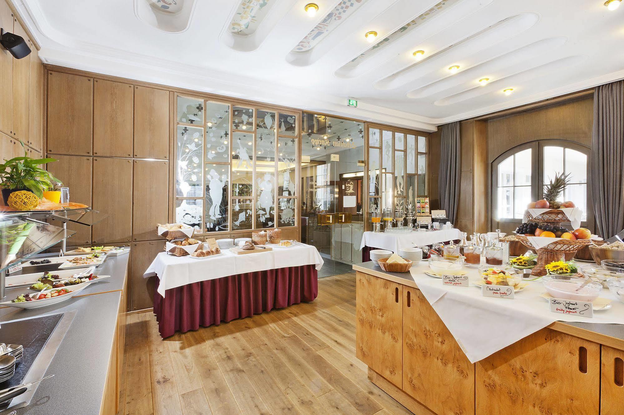 אוטובוירן Akzent Brauerei Hotel Hirsch מראה חיצוני תמונה