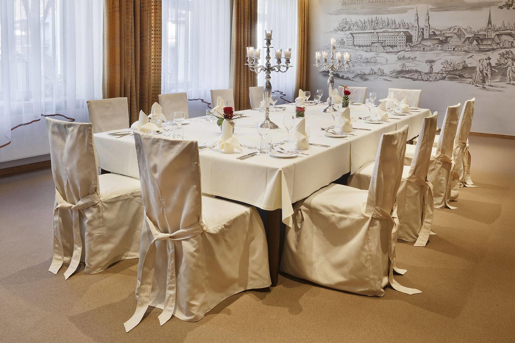 אוטובוירן Akzent Brauerei Hotel Hirsch מראה חיצוני תמונה